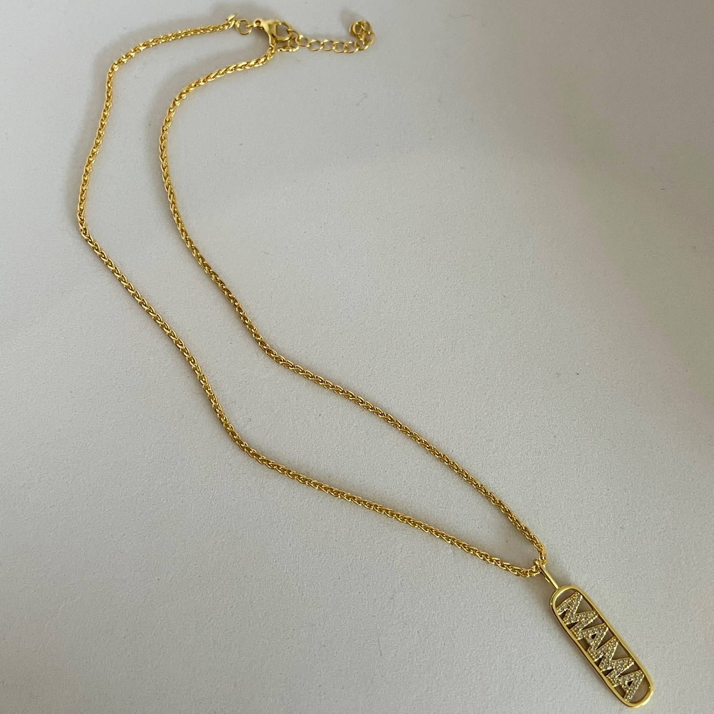 Necklace Mamá Charm.