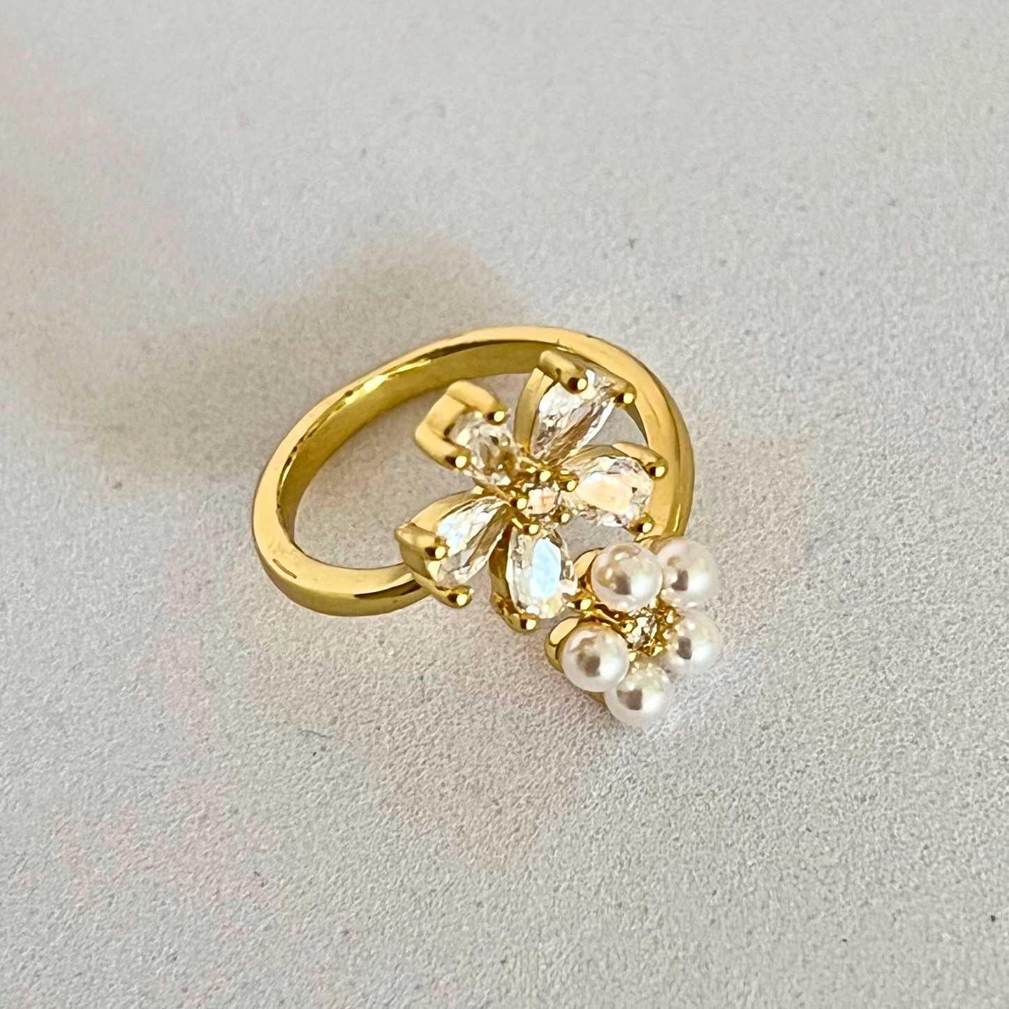 Anillo Flower Pearl & Crystal
