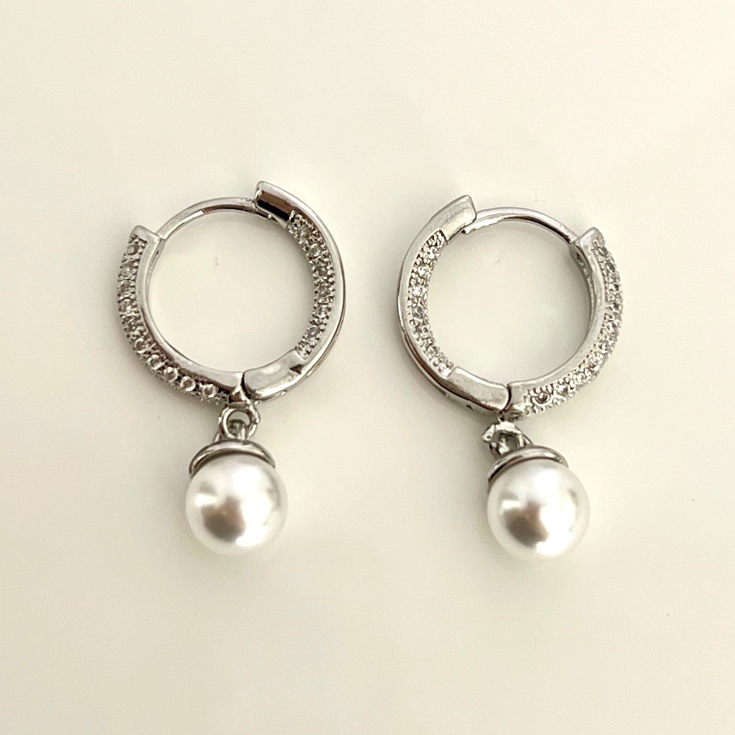 Hoops Single Pearl