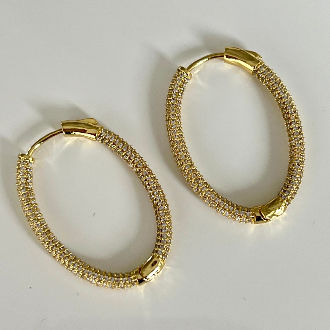 Aretes Oval Zirconium