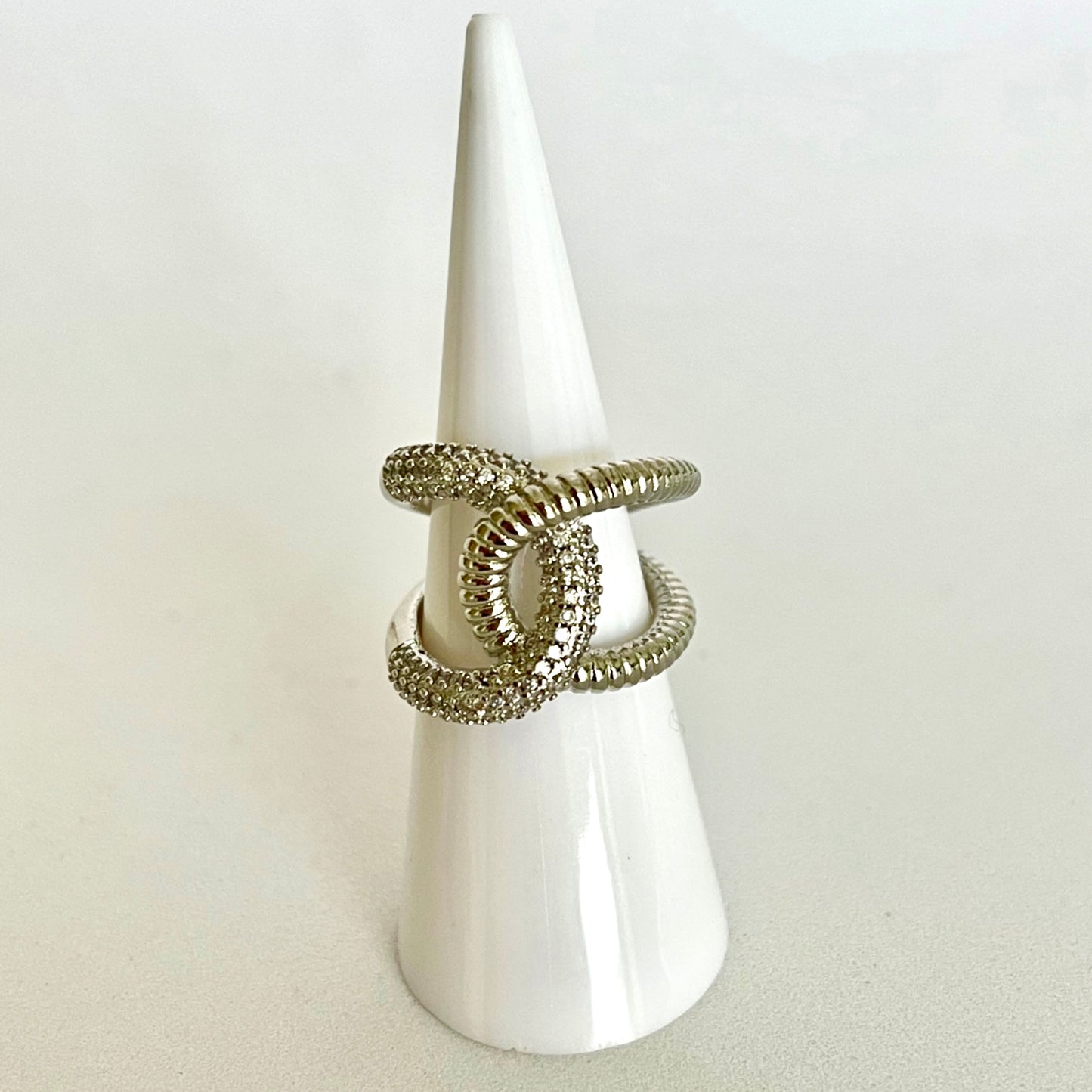 Anillo CC Interlaced