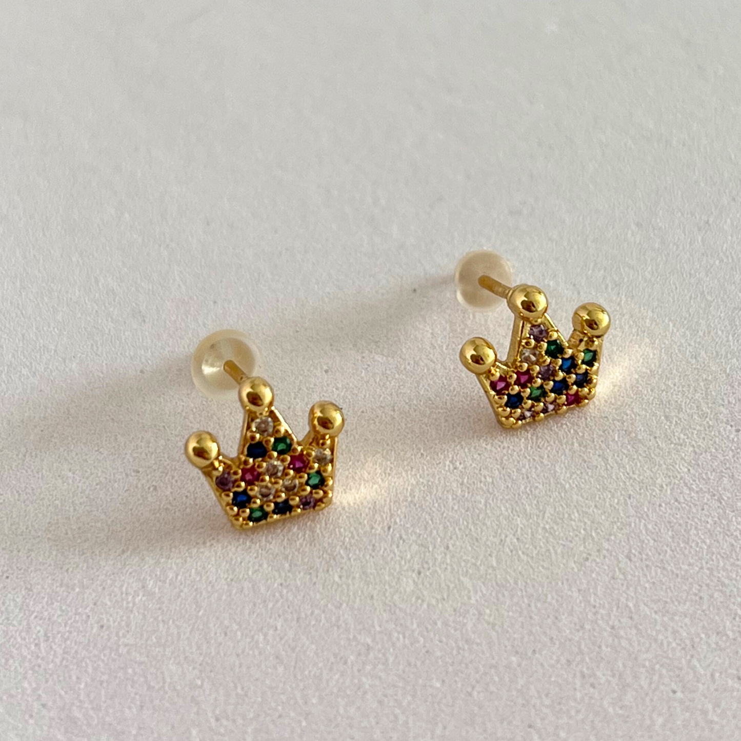 Aretes crown colors