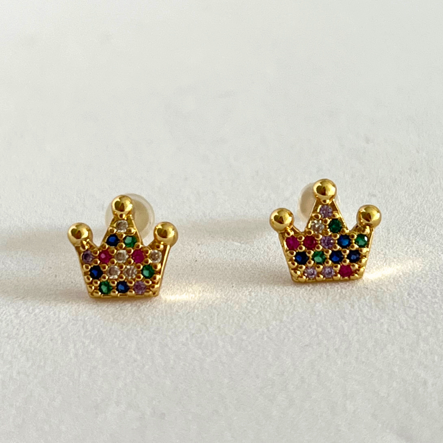 Aretes crown colors